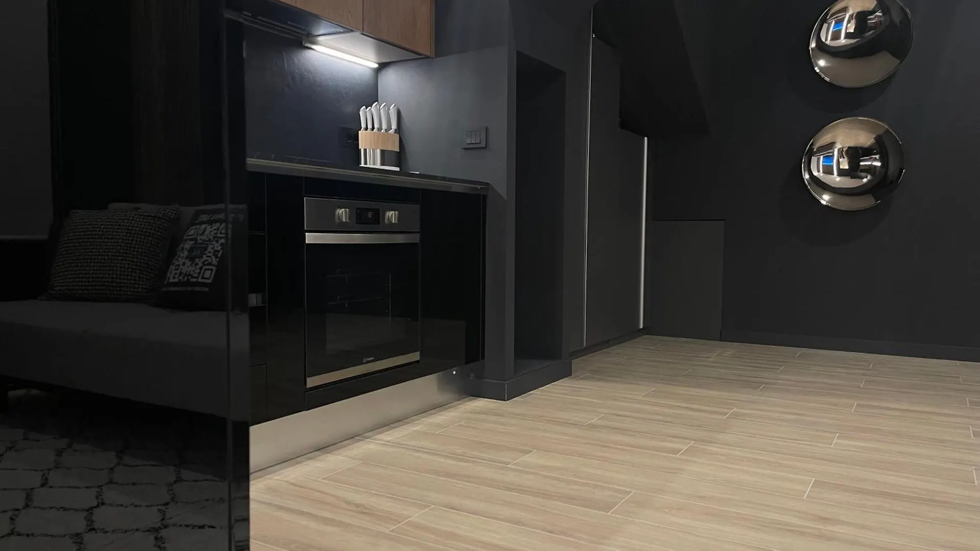 Luxury Renovated Ground Floor 1Br Suite - Best Of The Best - Historical Centre Olbia Apartamento
