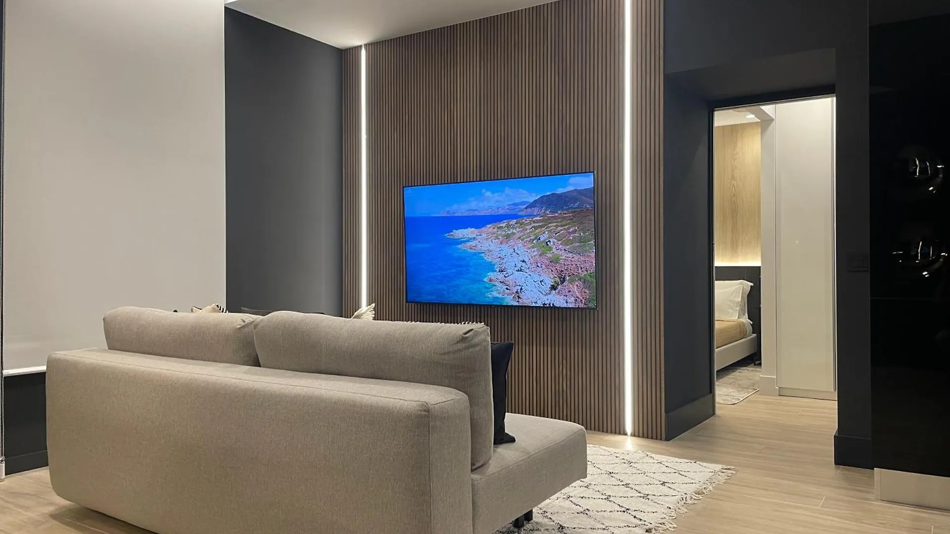 Luxury Renovated Ground Floor 1Br Suite - Best Of The Best - Historical Centre Olbia